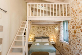 Casa Athelia: Traditional Home, Local Neighborhood